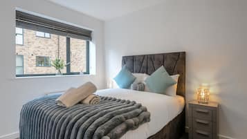 Iron/ironing board, internet, bed sheets
