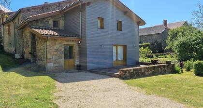 3-bedroom chalet in serene Cardaillac with cool AC breeze