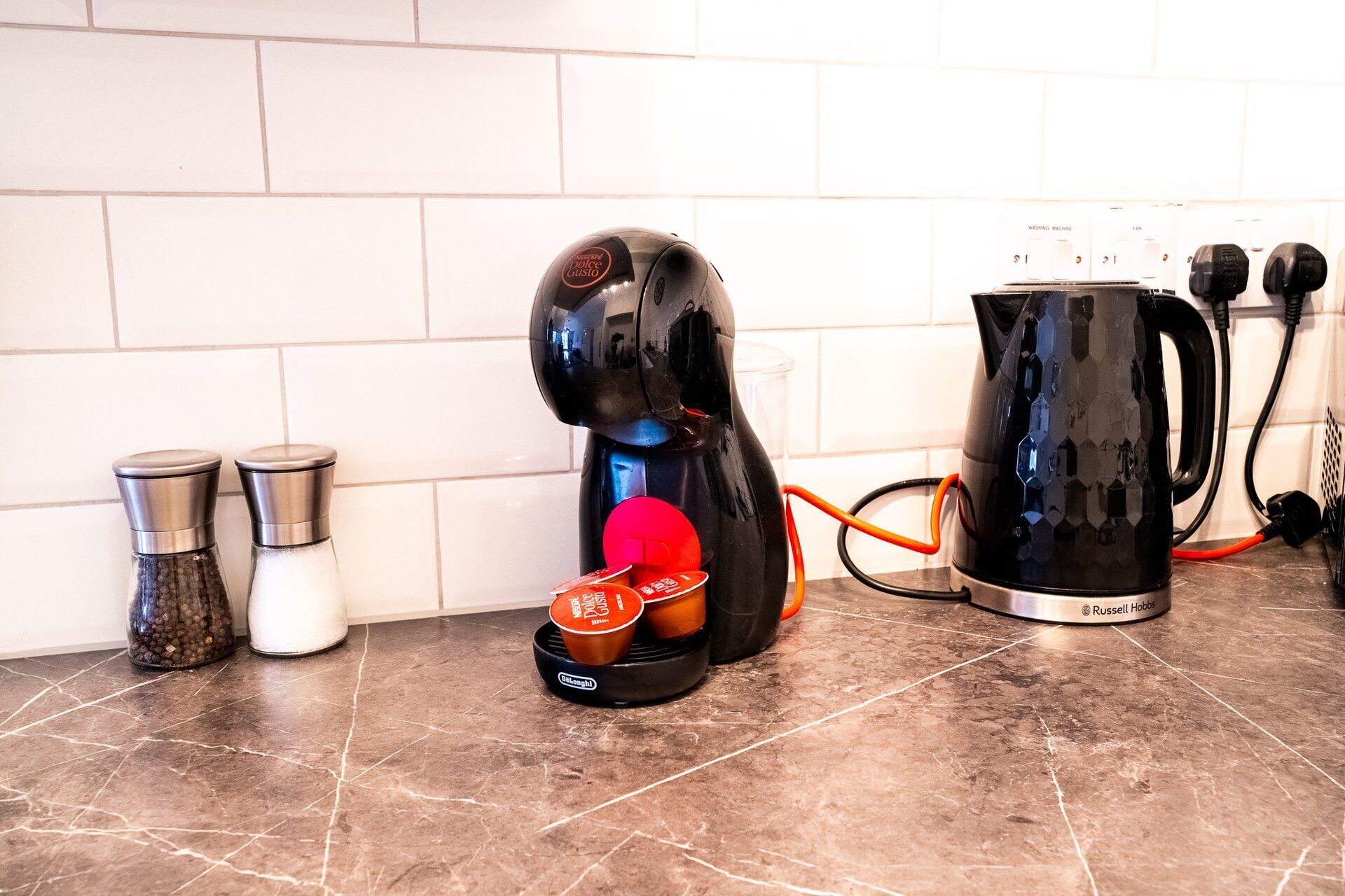 Kaffee und/oder Kaffeemaschine