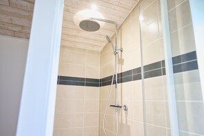 Bathroom - Bed and Breakfast 'Chambre D'hôtes Château Austerlitz' with Wi-Fi and Air Conditioning (Libourne)