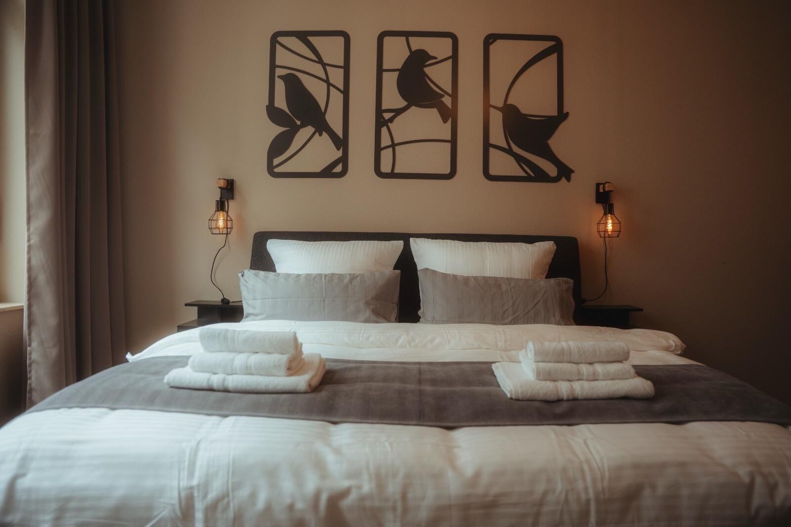 1 bedroom, desk, free WiFi, bed sheets