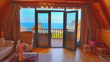 Bungalow | Desk, laptop workspace, free WiFi, bed sheets