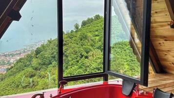 Jakuzili Deluxe Bungalow | Interiör