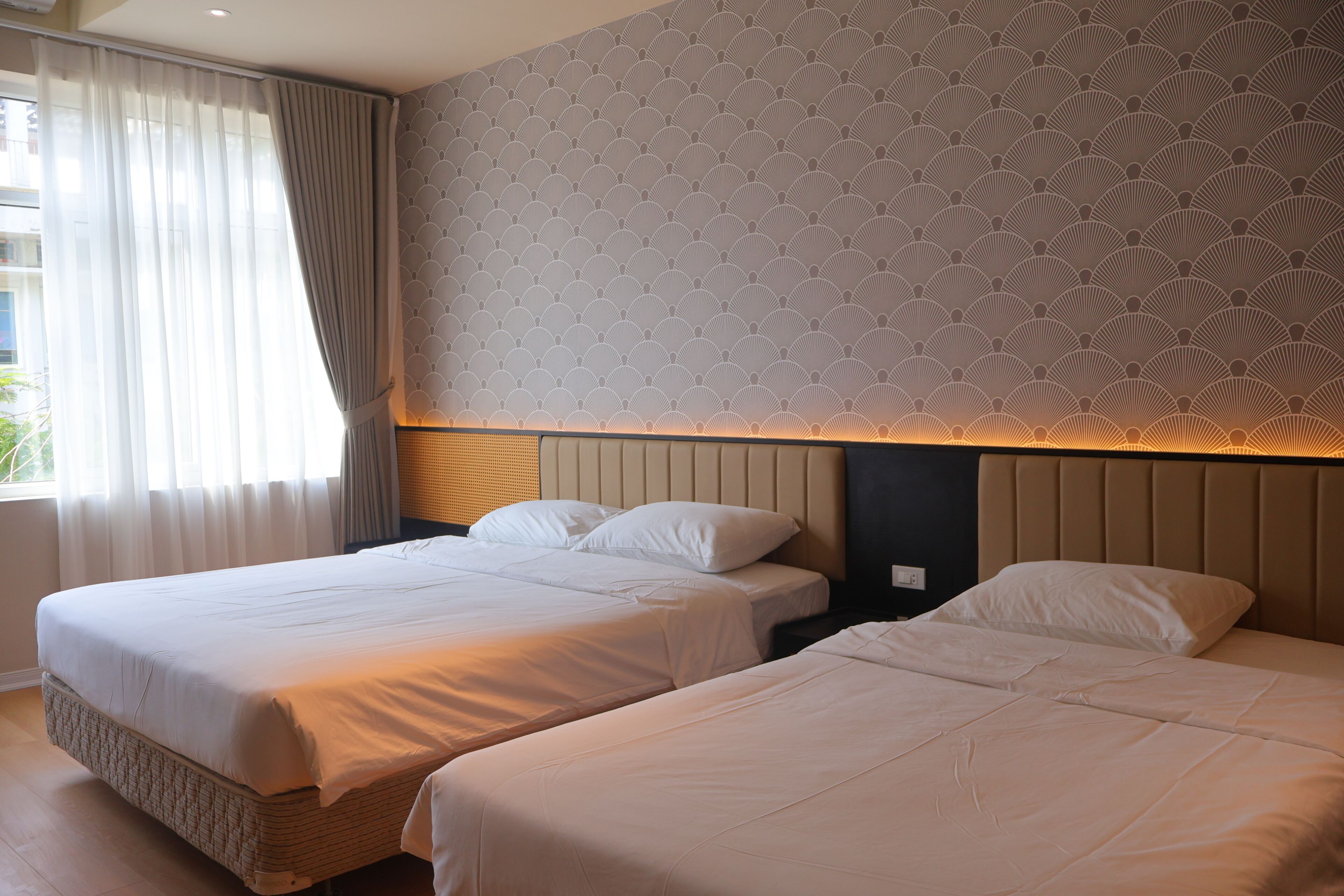 Deluxe Twin Room, City View | Desk, iron/ironing board (on request), WiFi (free)