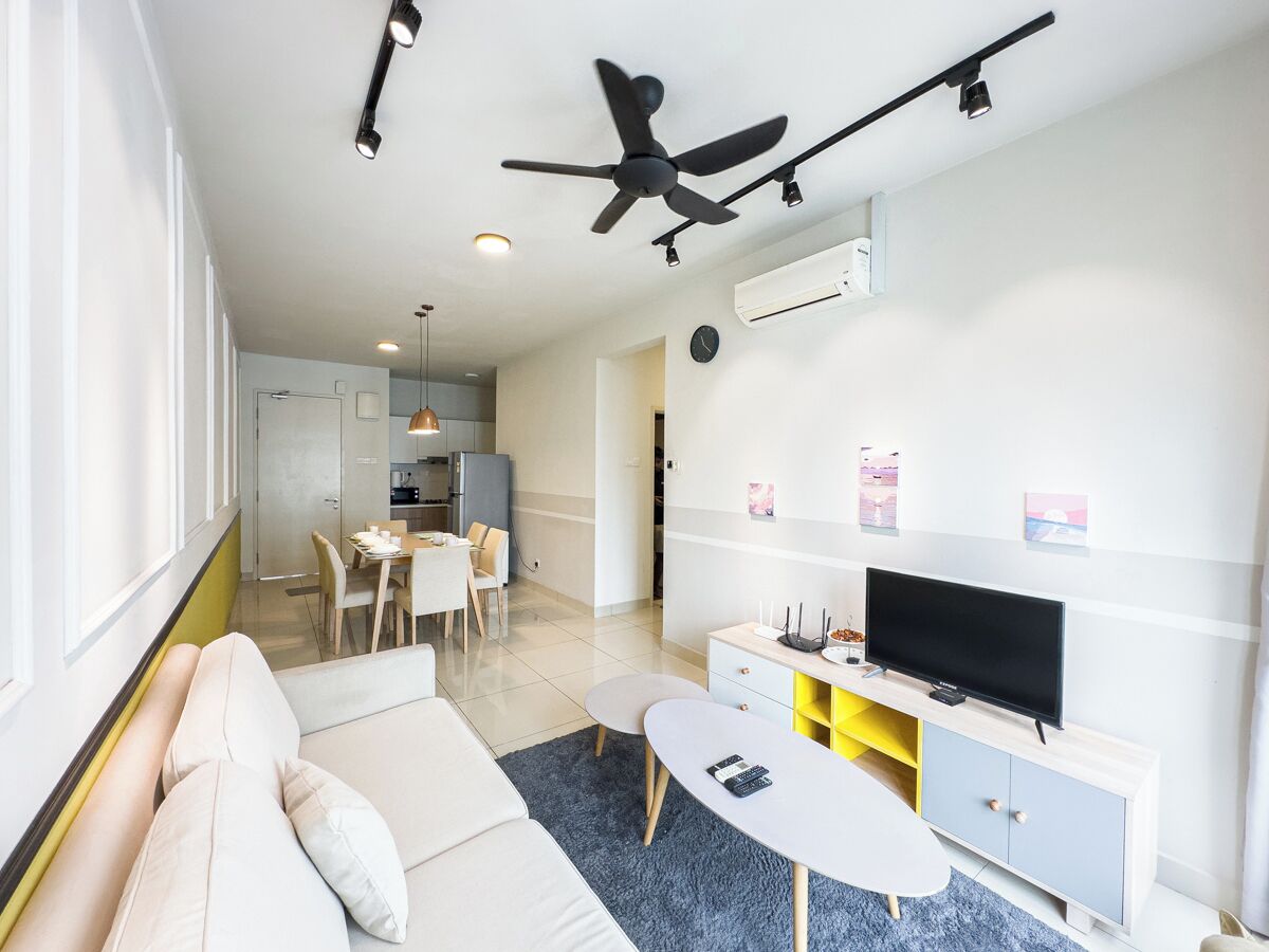 Classic Apartment, 3 Bedrooms, Kitchen, City View | Living area