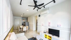 Klassiek appartement, 3 slaapkamers, keuken, uitzicht op de stad | Woonruimte