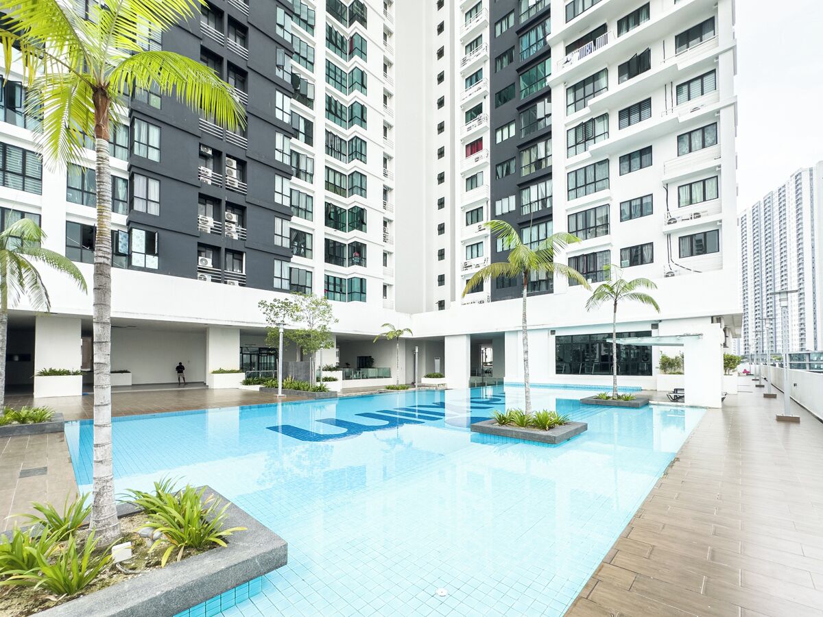 Kolam renang outdoor