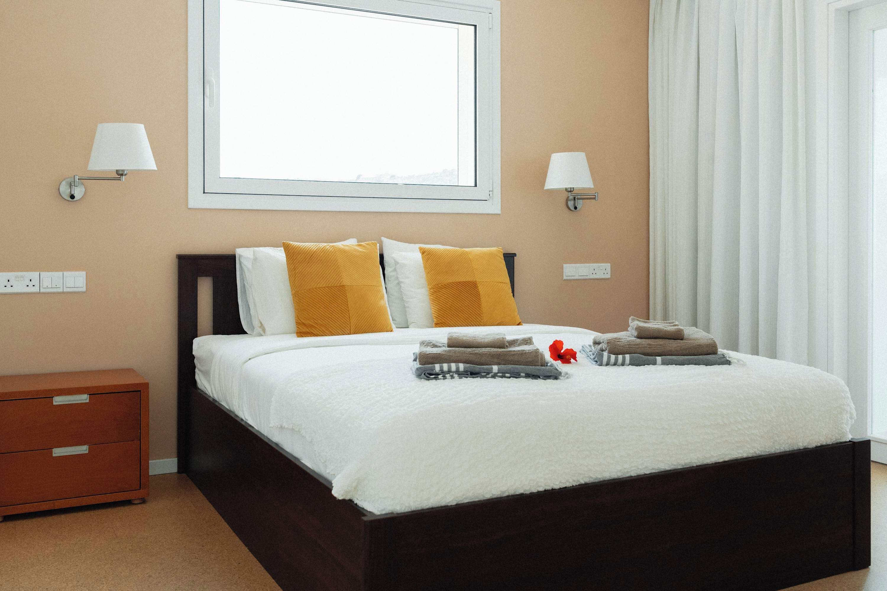 3 bedrooms, iron/ironing board, travel cot, WiFi