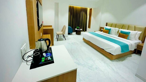 Deluxe Double Room - Aarambh by The Sky Imperial Jamnagar (Jamnagar)