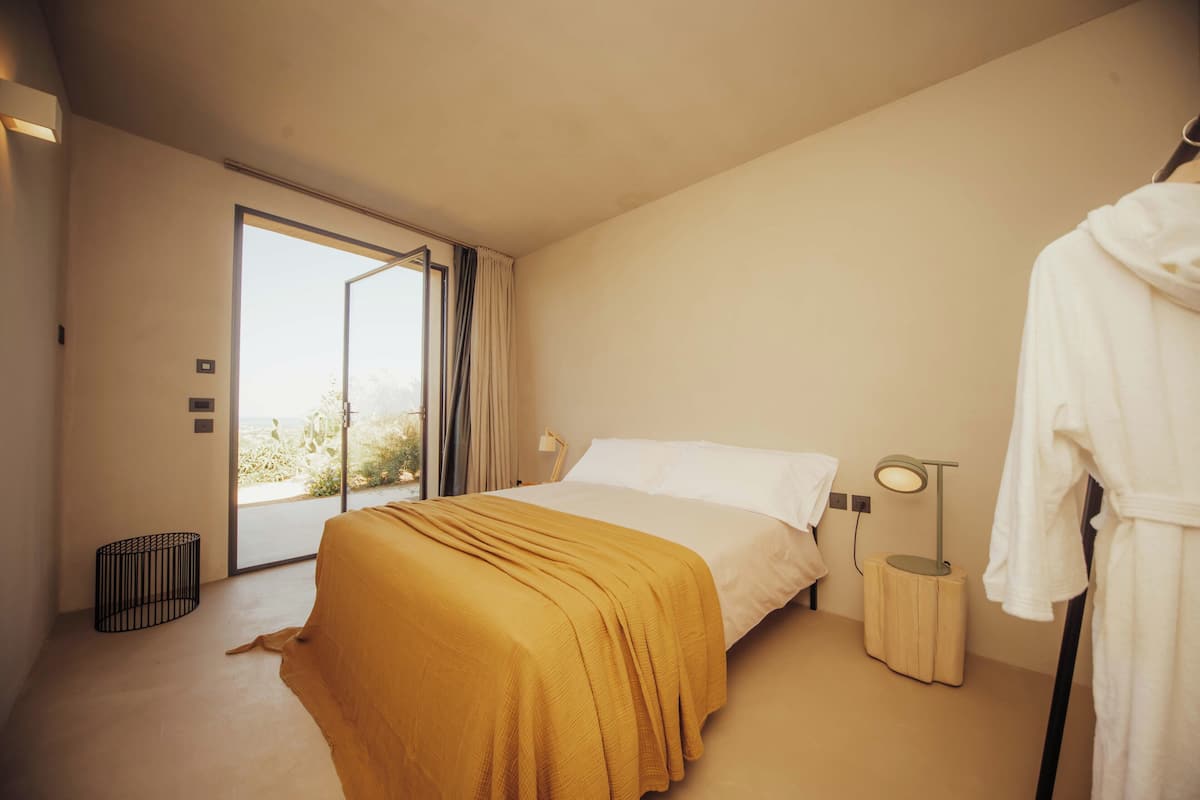 Habitación doble superior | Caja de seguridad en la habitación y cortinas blackout