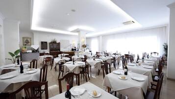 Gratis morgenmadsbuffet hver dag