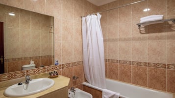 Double Room | Bathroom