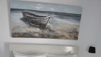 Iron/ironing board, internet, bed sheets