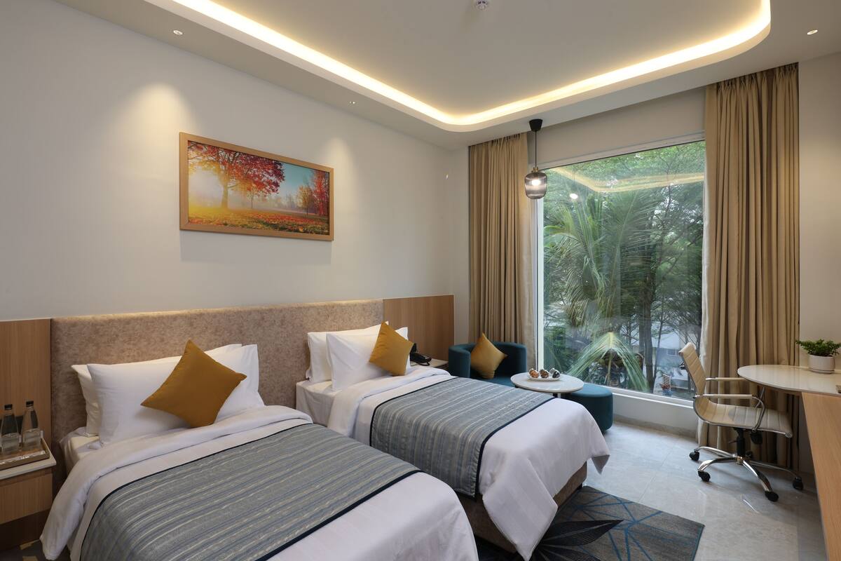 Executive Double Room, City View | Egyptian cotton sheets, premium bedding, in-room safe, desk