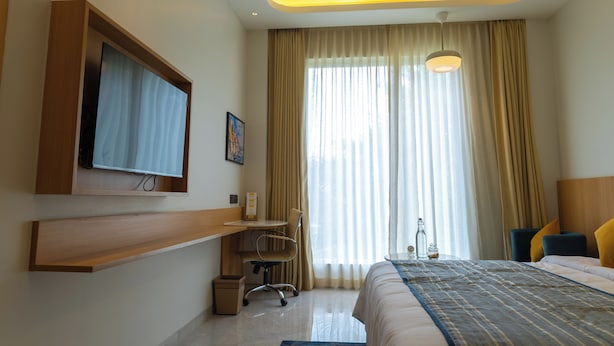 Unclassified image, 1 of 9, button - Triumph Regency OMR Chennai (Chennai)