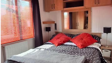 3 bedrooms, free WiFi, bed sheets