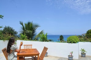 Outdoor dining - Sunbird Villas (Mahe)