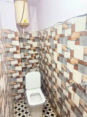 Bathroom - Maheshwari Palace & Hotel  (Ram Nagar)