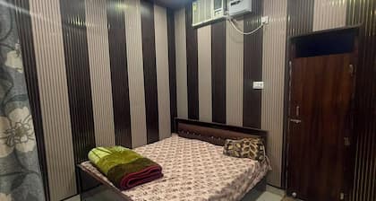 Maheshwari Palace & Hotel
