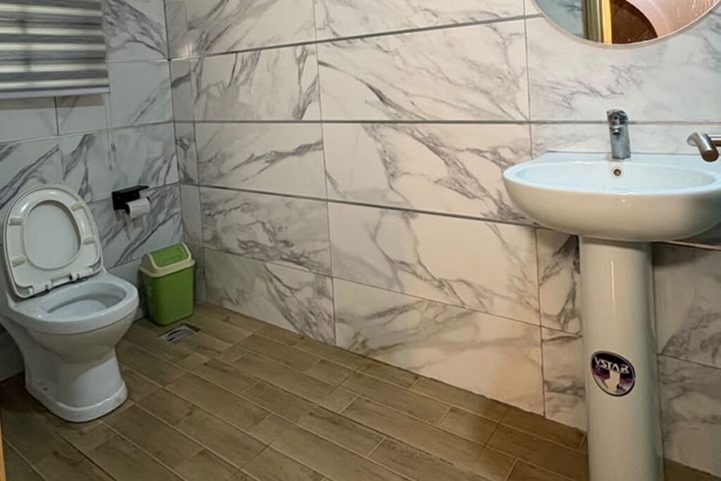 Shower, bidet, towels, soap