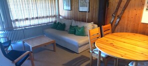 Living area - Vrbo Property (Siegsdorf)