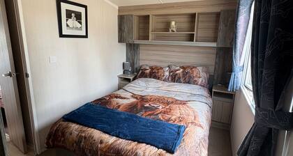 Billing Aquadrome 2-bed Caravan, Sleeps 6, Parking