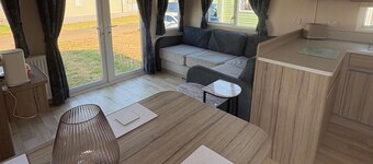 Billing Aquadrome 2-bed Caravan, Sleeps 6, Parking