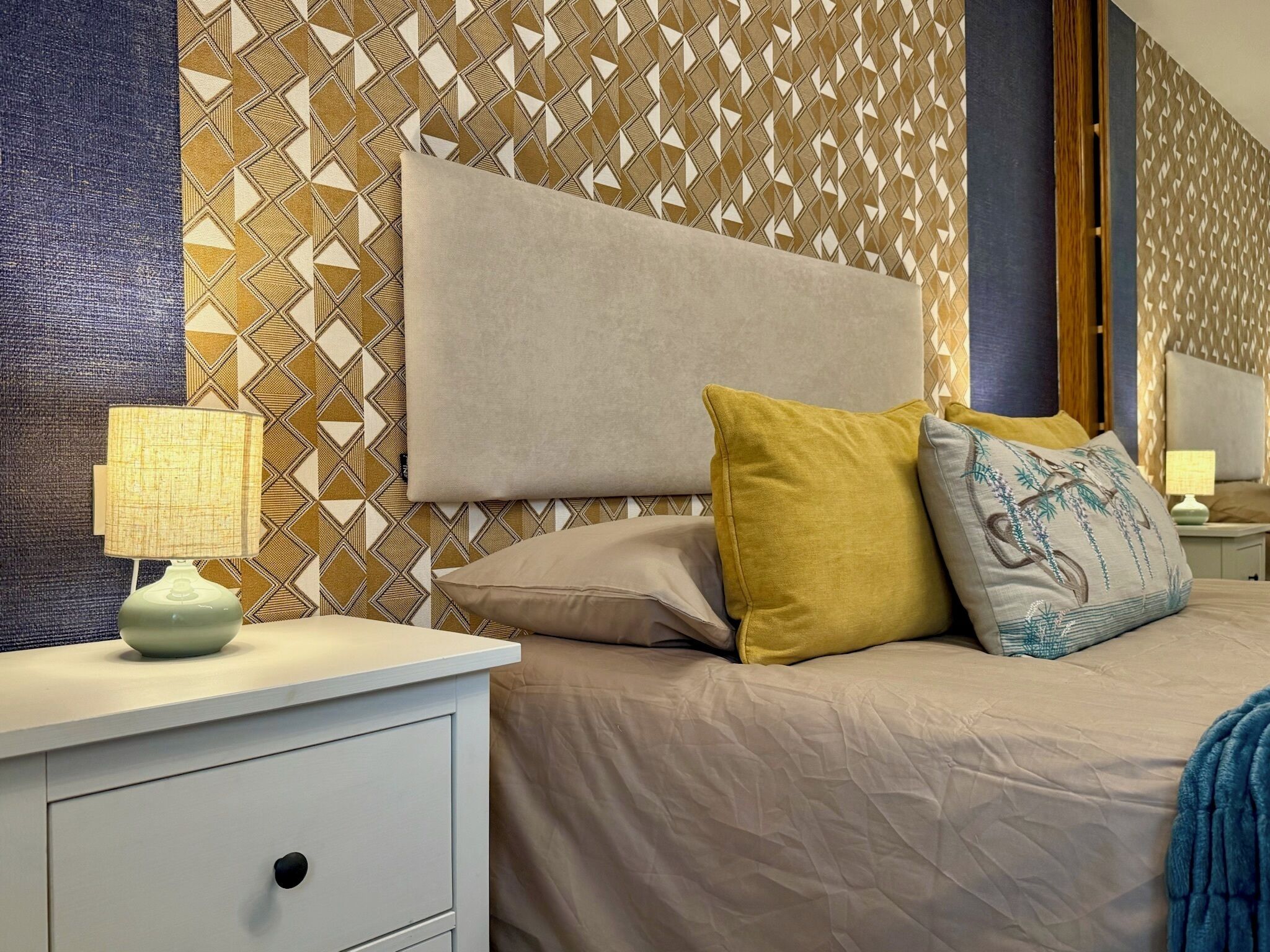 1 dormitorio, tabla de planchar con plancha, wifi y ropa de cama