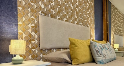 EL PASAJE APARTMENT, ONE MINUTE FROM CITY HALL
