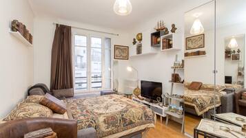 Comfort Apartment, City View | Iron/ironing board, WiFi (free)