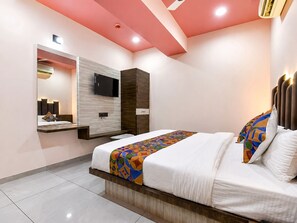 Desk, free WiFi - Hotel Narayanee (Parbhani)