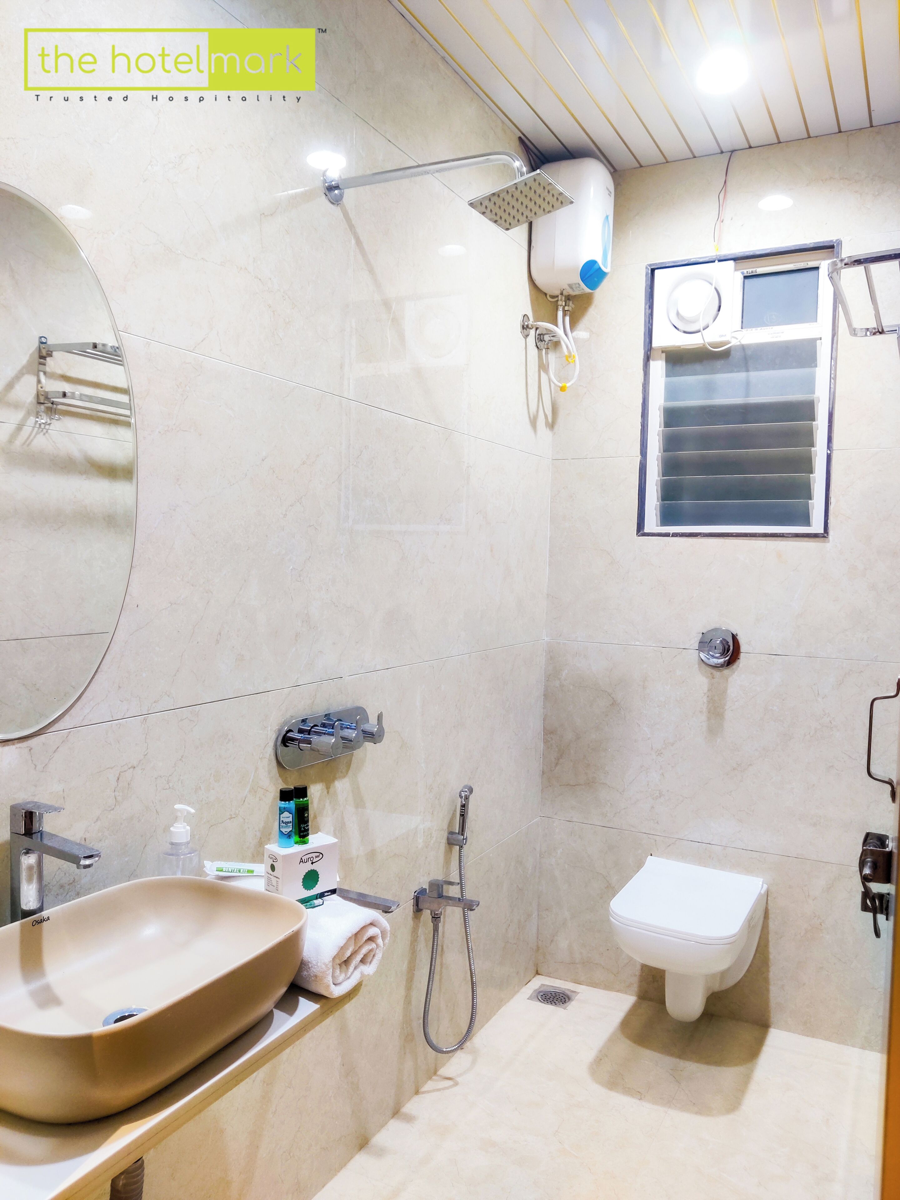 Triple Room, City View | Bathroom | Shower, towels, soap, shampoo