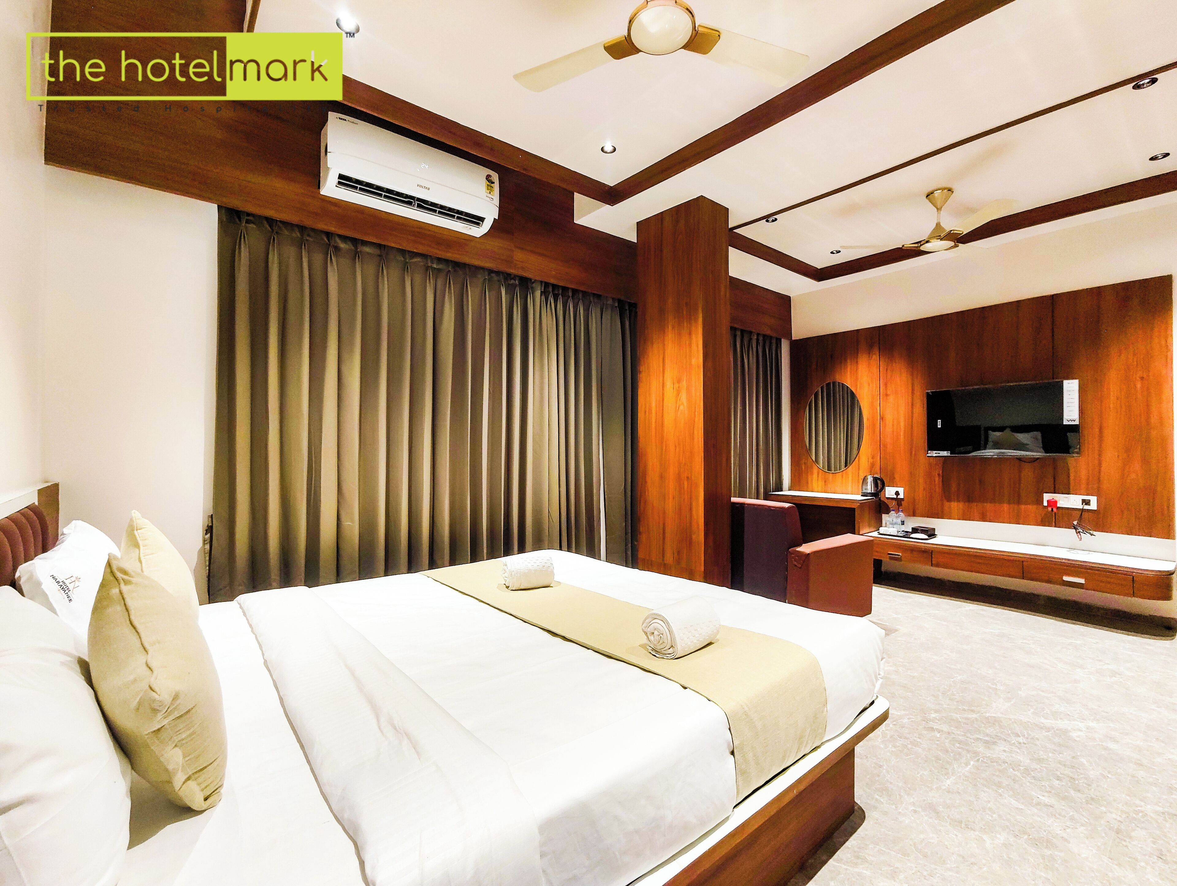 Suite, City View | Desk, WiFi (free)