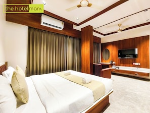 Suite, vista a la ciudad | Escritorio y wifi gratis 