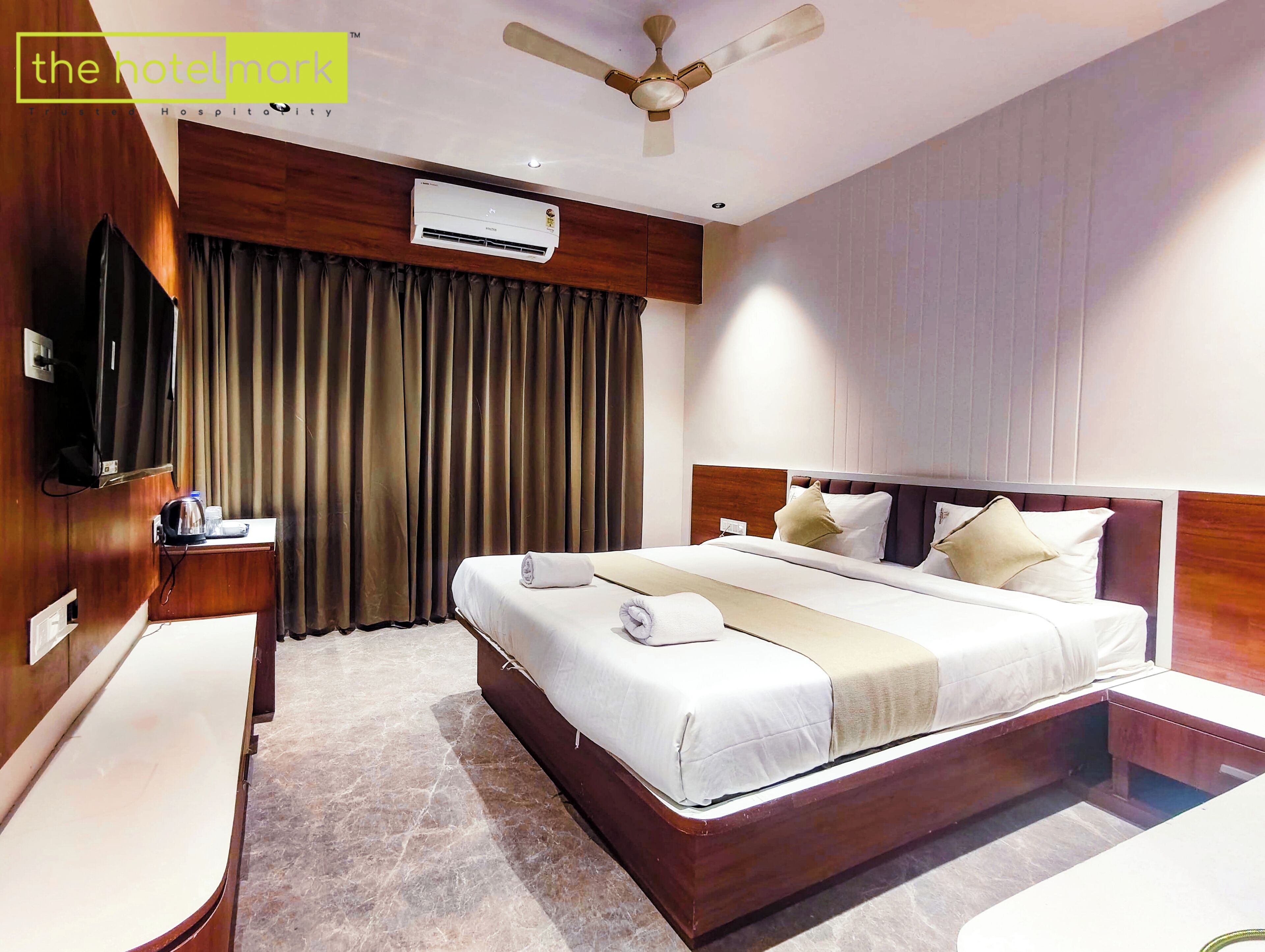 Executive Room, City View | Desk, WiFi (free)