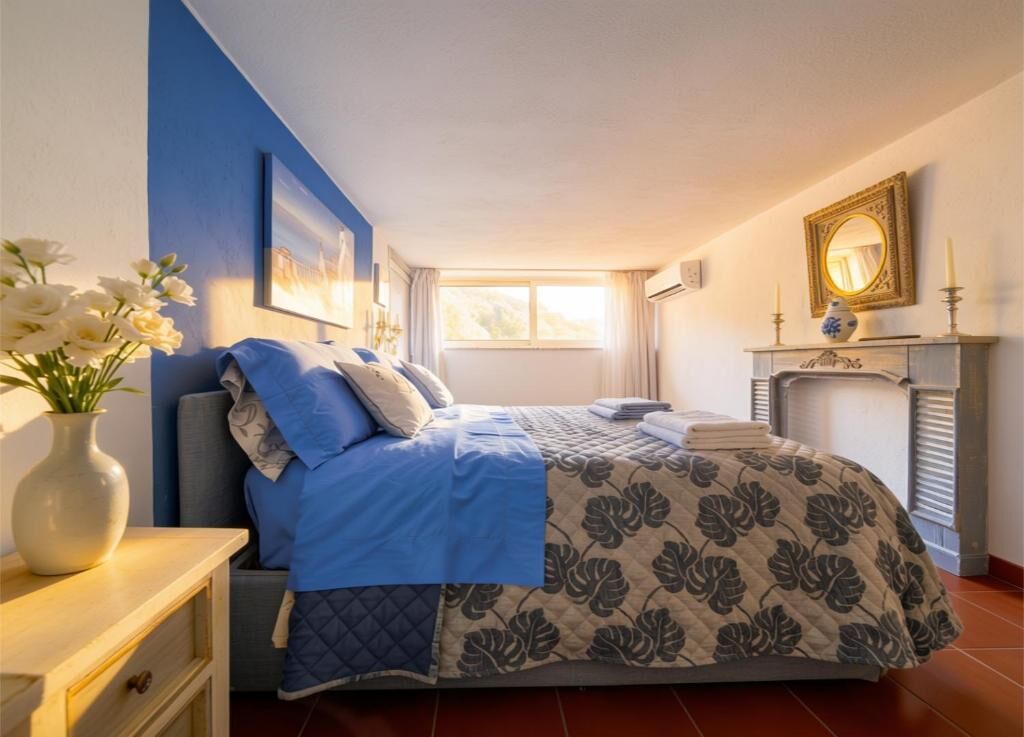 Habitación doble superior, vista al jardín | Tabla de planchar con plancha y wifi gratis 