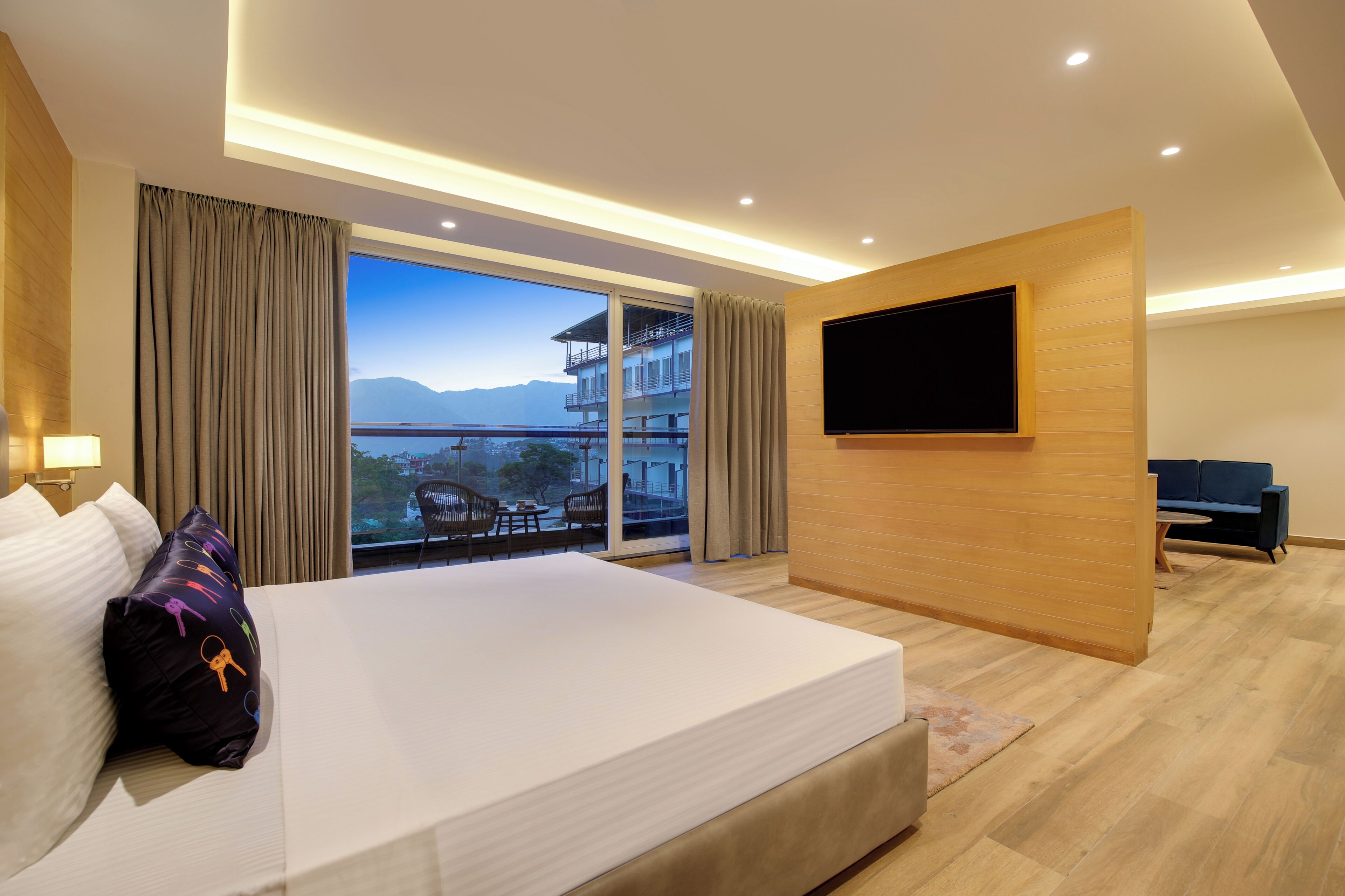 In-room safe, free WiFi