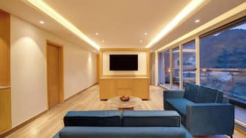 Studio Suite | Interior