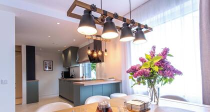 Vase house | Spacious Family Home