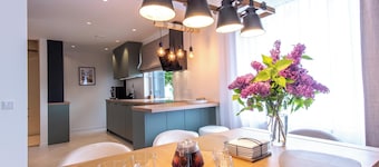 Vase House | Spacious Family Home