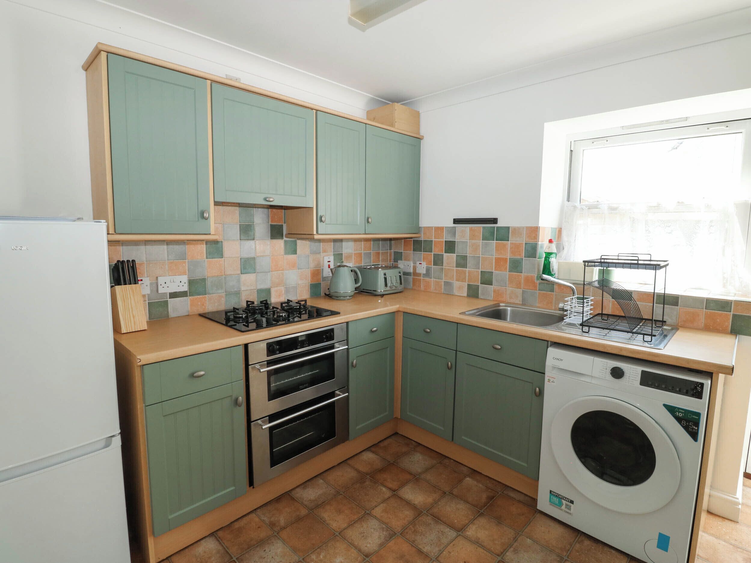 Cookware/dishes/utensils