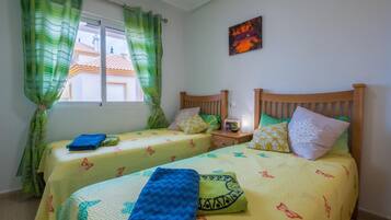 2 dormitorios, tabla de planchar con plancha, wifi y ropa de cama