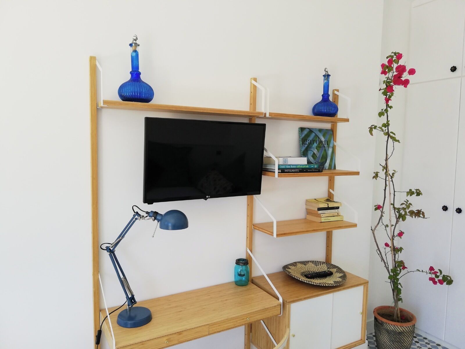 Comfort Condo, City View | Interior