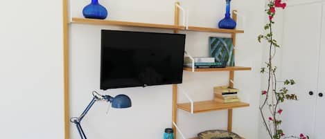 Comfort Condo, City View | Interior