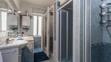 Comfort-Apartment, Küche | Badezimmer | Dusche, kostenlose Toilettenartikel, Haartrockner, Handtücher