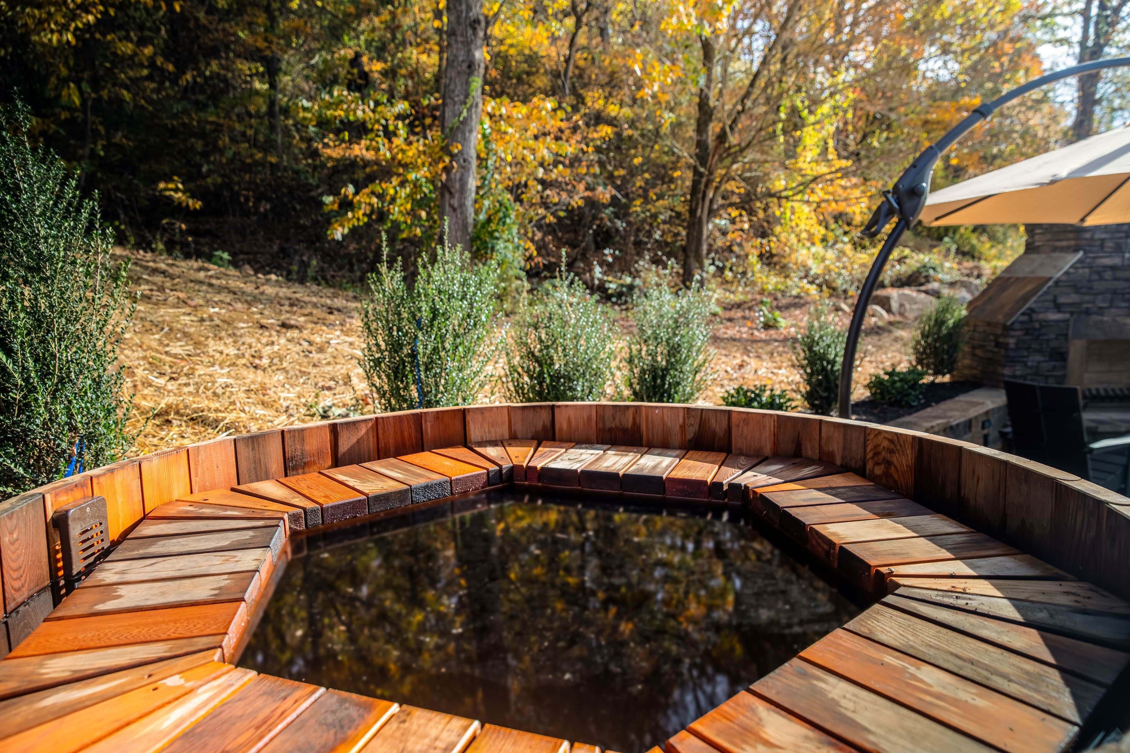 Outdoor spa tub