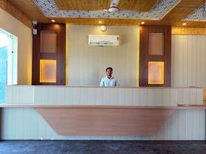 Luxury Studio Suite, Balcony | Lobby - Corbett  River Heart  Resort (Ramnagar)
