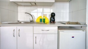 Appartement Standard, balcon, vue partielle sur la mer | Cuisine privée