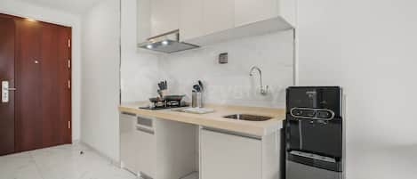 Apartment, 2 Bedrooms, Balcony, City View | Private kitchen