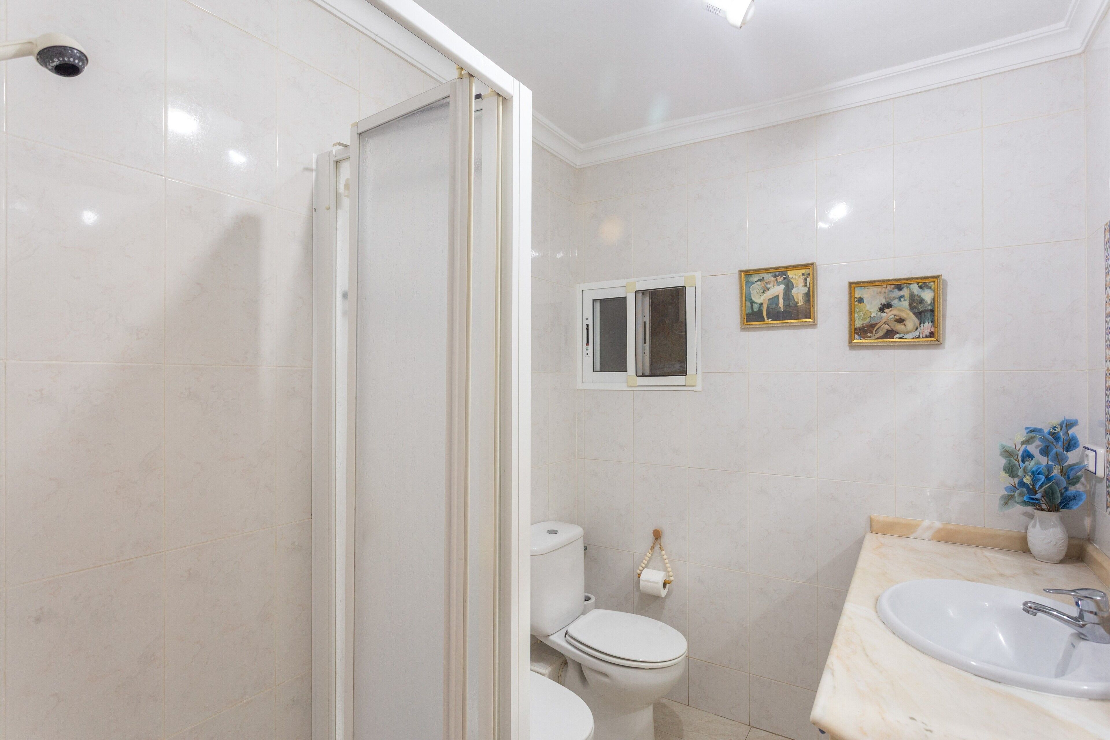 Douche, serviettes fournies